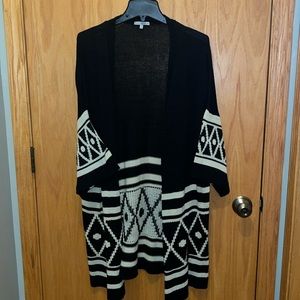 Charlotte Russe Open Cardigan Aztec Boho Western Size Large‎  Black/Cream